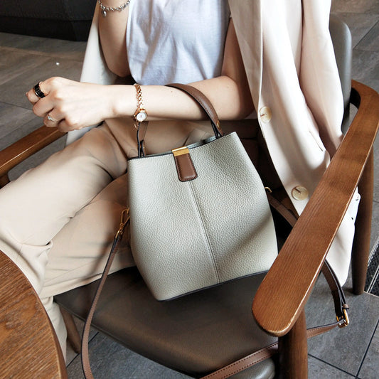Sac seau en cuir