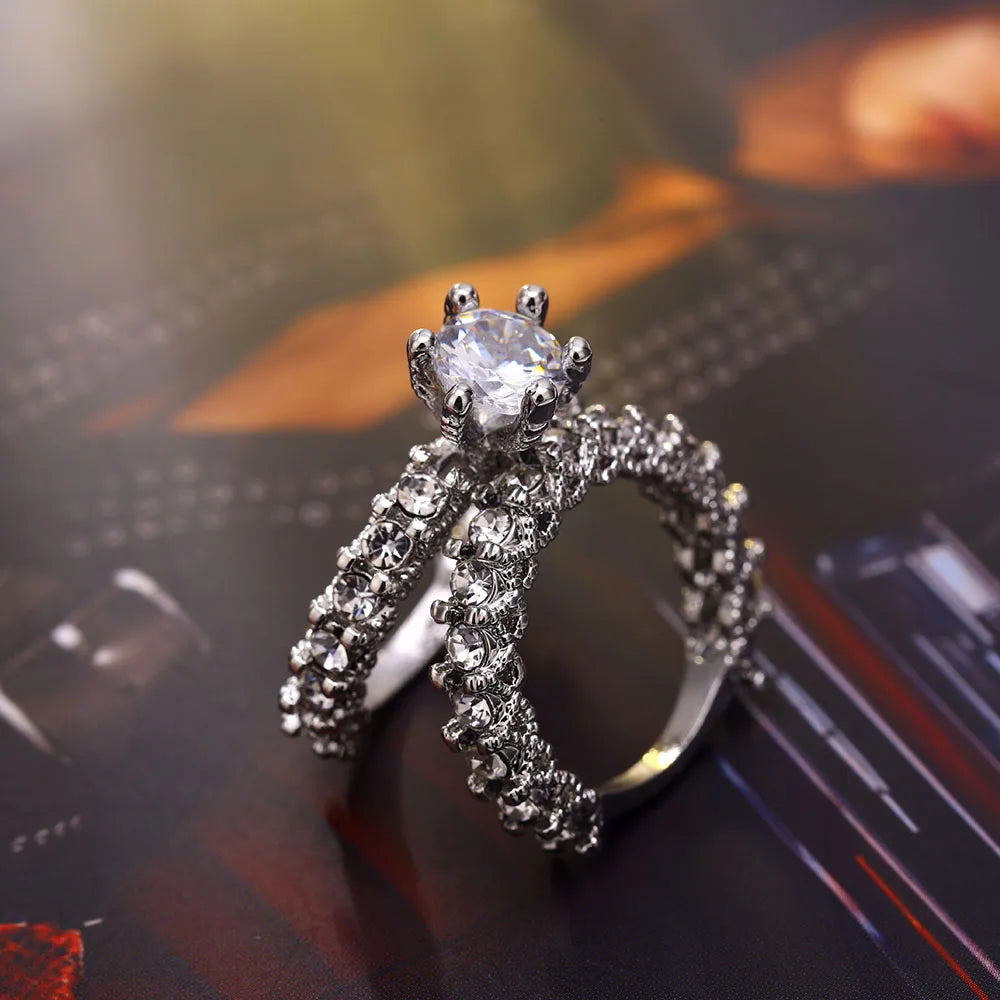 Bague élégante en zircone IPARAM, couleur argent, ensemble de bagues de fiançailles et de mariage pour femmes, bijoux tendance en cristal de zircone, 2019