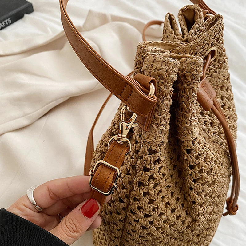 Sac seau en paille tressée pour femme, sac à bandoulière, sac de plage d'été, sac de voyage rétro, petit sac à main et sac à main pour femme