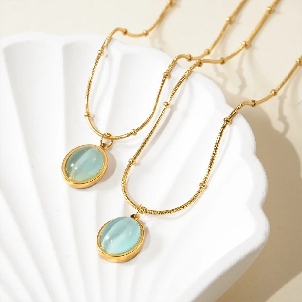 Colliers pour femmes en acier inoxydable plaqué or avec pendentif ovale en opale bleue, chaîne perlée, livraison en 48 heures.