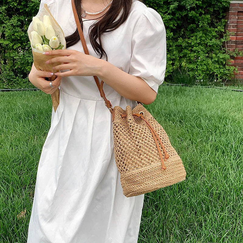 Sac seau en paille tressée pour femme, sac à bandoulière, sac de plage d'été, sac de voyage rétro, petit sac à main et sac à main pour femme