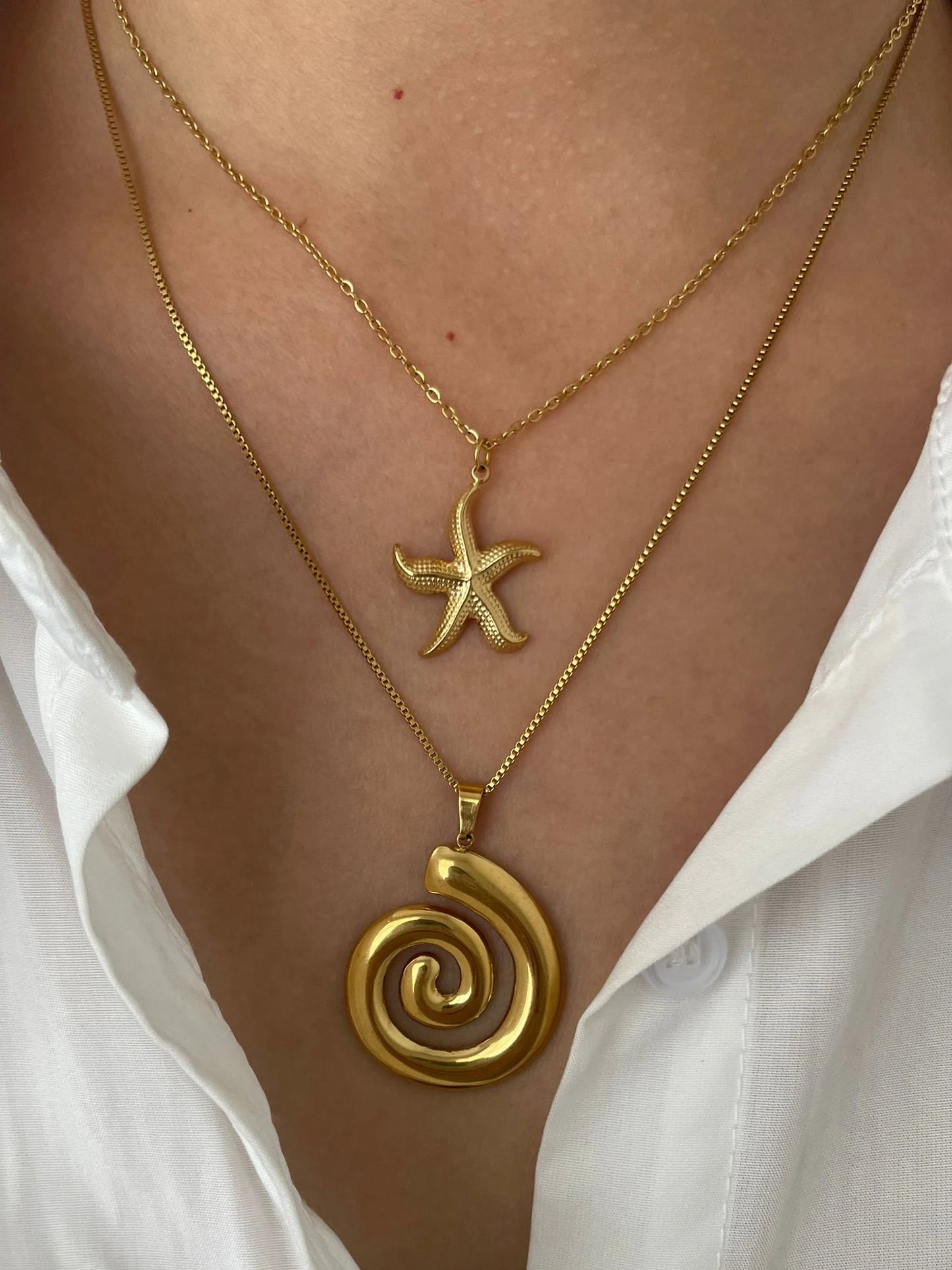 Collier Peri'sbox avec pendentif en spirale creuse en forme d'étoile de mer pour femme, plaqué or 18 carats, anti-ternissement, idéal pour l'été