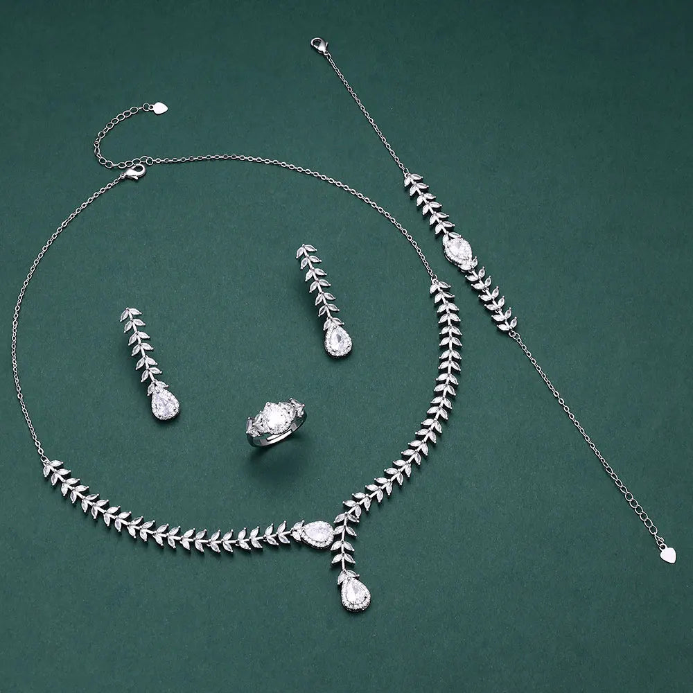 Ensemble de bijoux complet en zircon à la mode de 4 pièces, adapté aux fêtes de femmes, luxueux bijoux de mariage en cristal CZ de Dubaï Nigeria