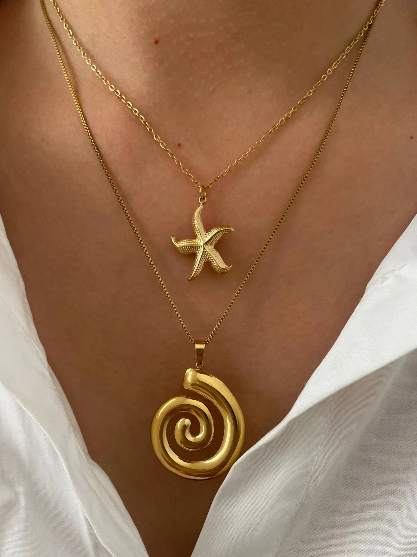 Collier Peri'sbox avec pendentif en spirale creuse en forme d'étoile de mer pour femme, plaqué or 18 carats, anti-ternissement, idéal pour l'été