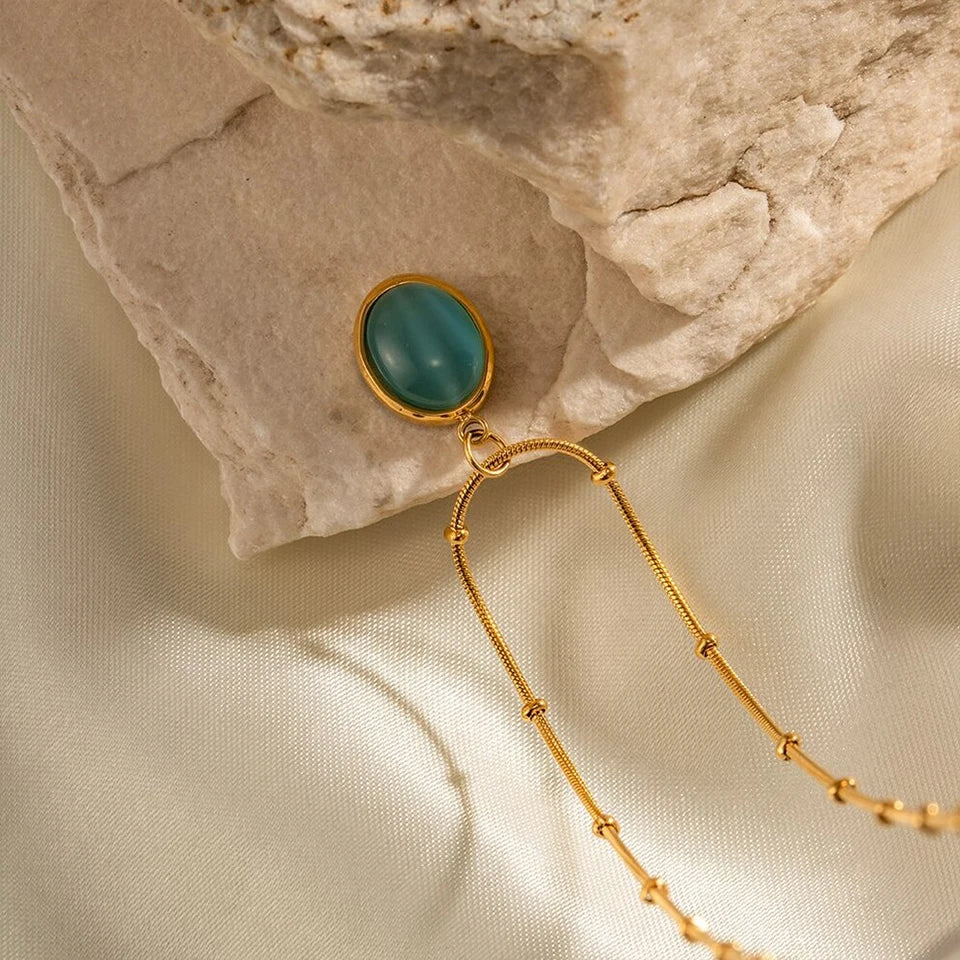 Colliers pour femmes en acier inoxydable plaqué or avec pendentif ovale en opale bleue, chaîne perlée, livraison en 48 heures.