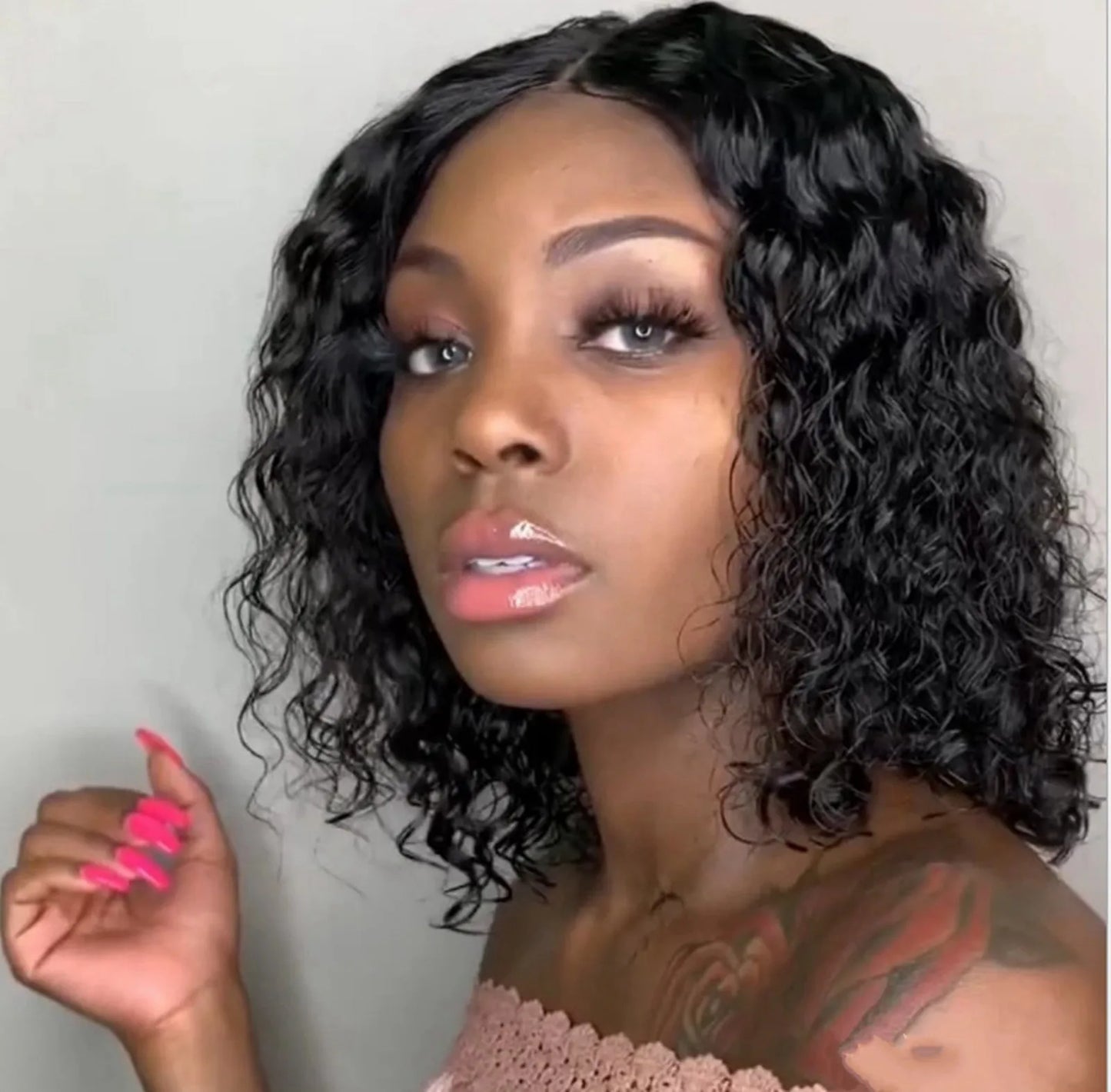Black Small Wave Curly Wig for Women Short Fluffy Synthetic Wig Cap for African Curly Hair Fashion Wig Brief Paragraph Wig